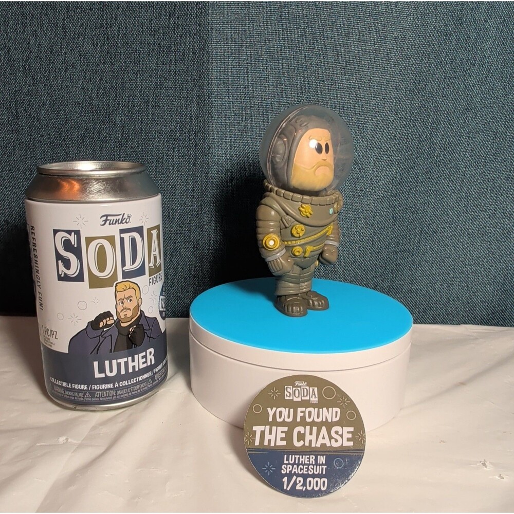 Funko Soda Luther Spacesuit Chase Vinyl Figure 1/2000 - Picture 13 of 16